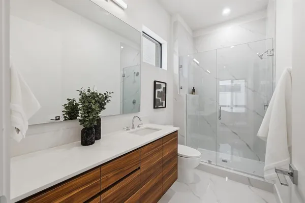 $949,000 | 610 North Oak Cliff Boulevard, Unit 302, Dallas, TX 75208