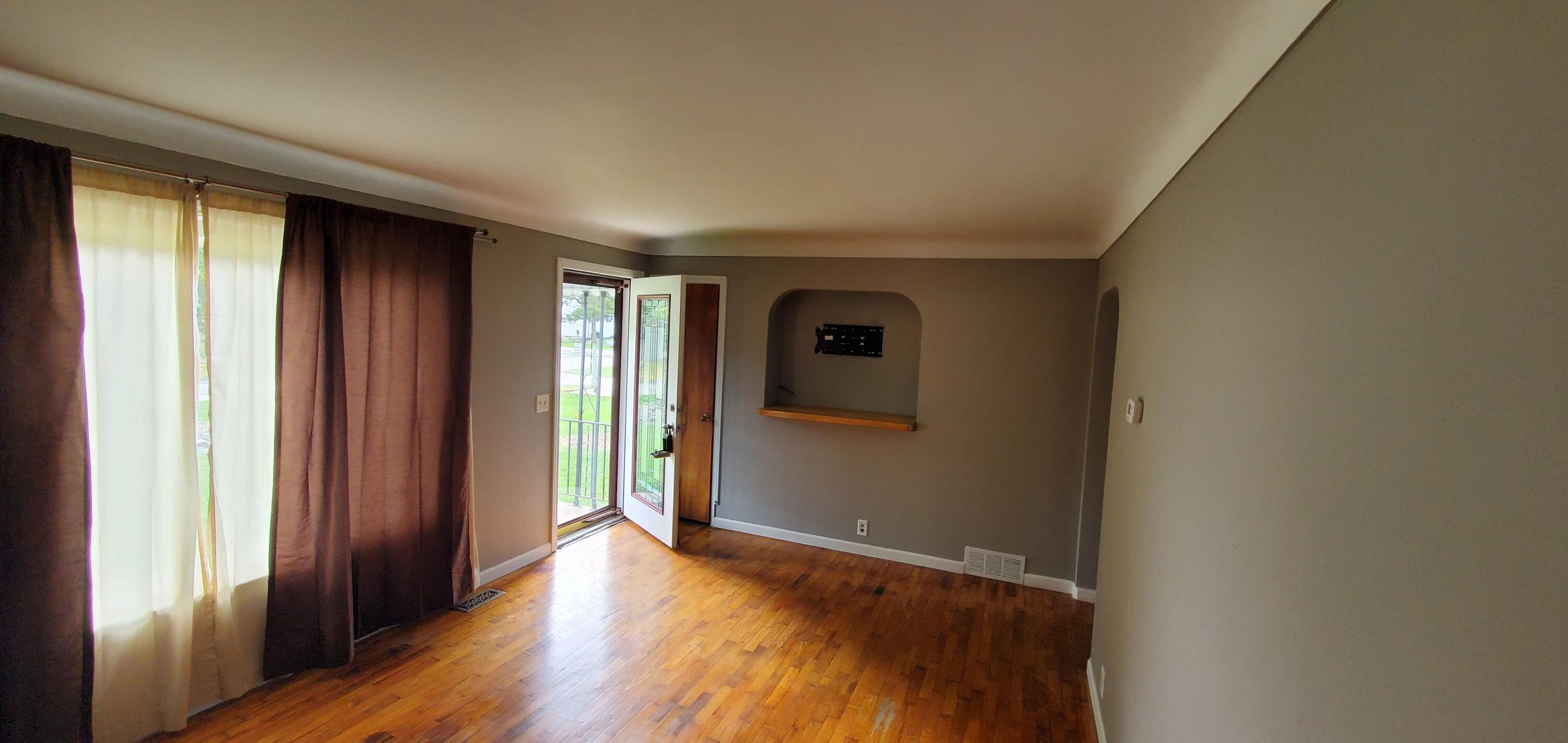 2203 Fairfield Road Portage, MI 49002 - Photo 13 of 48 Family room 2