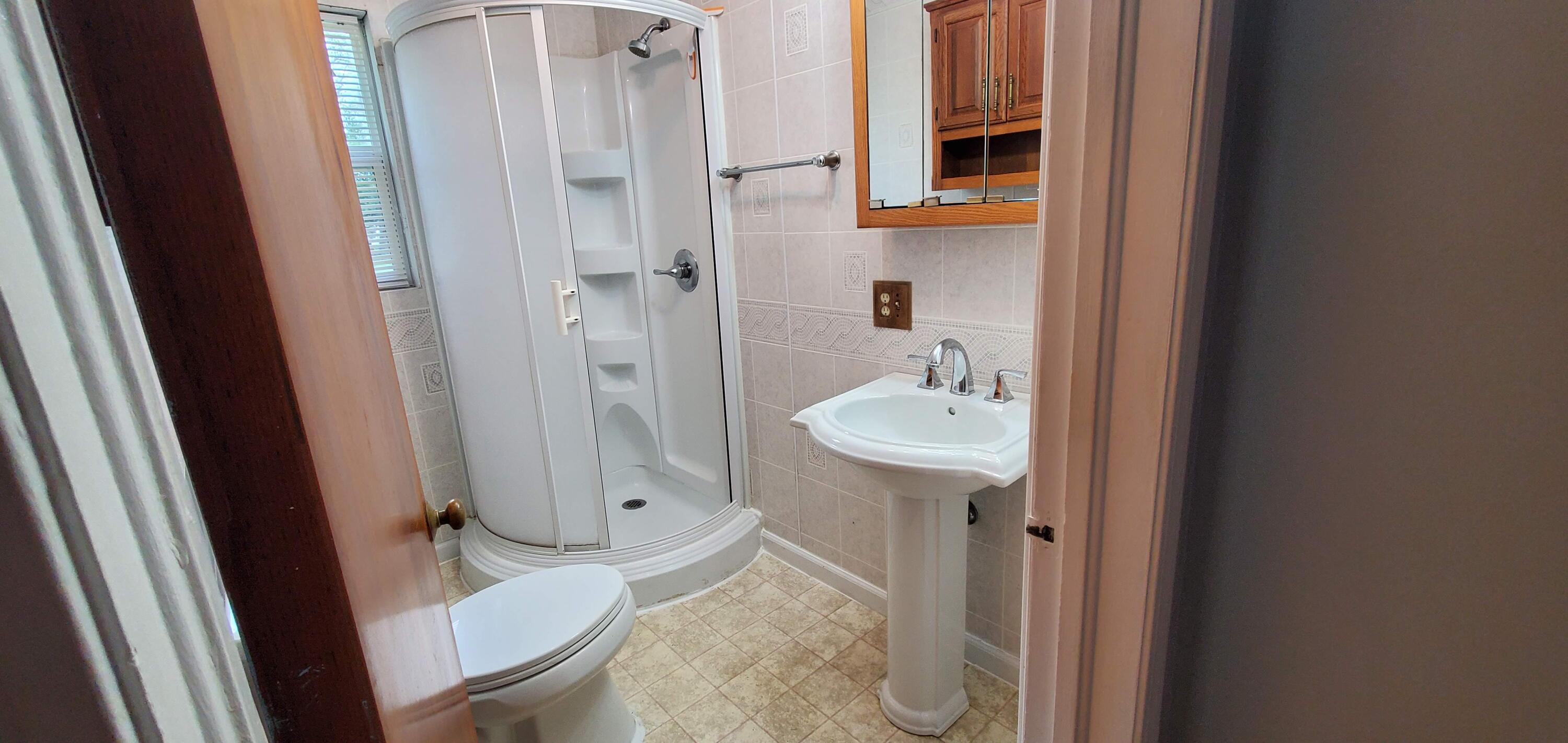 2203 Fairfield Road Portage, MI 49002 - Photo 28 of 48 Bathroom