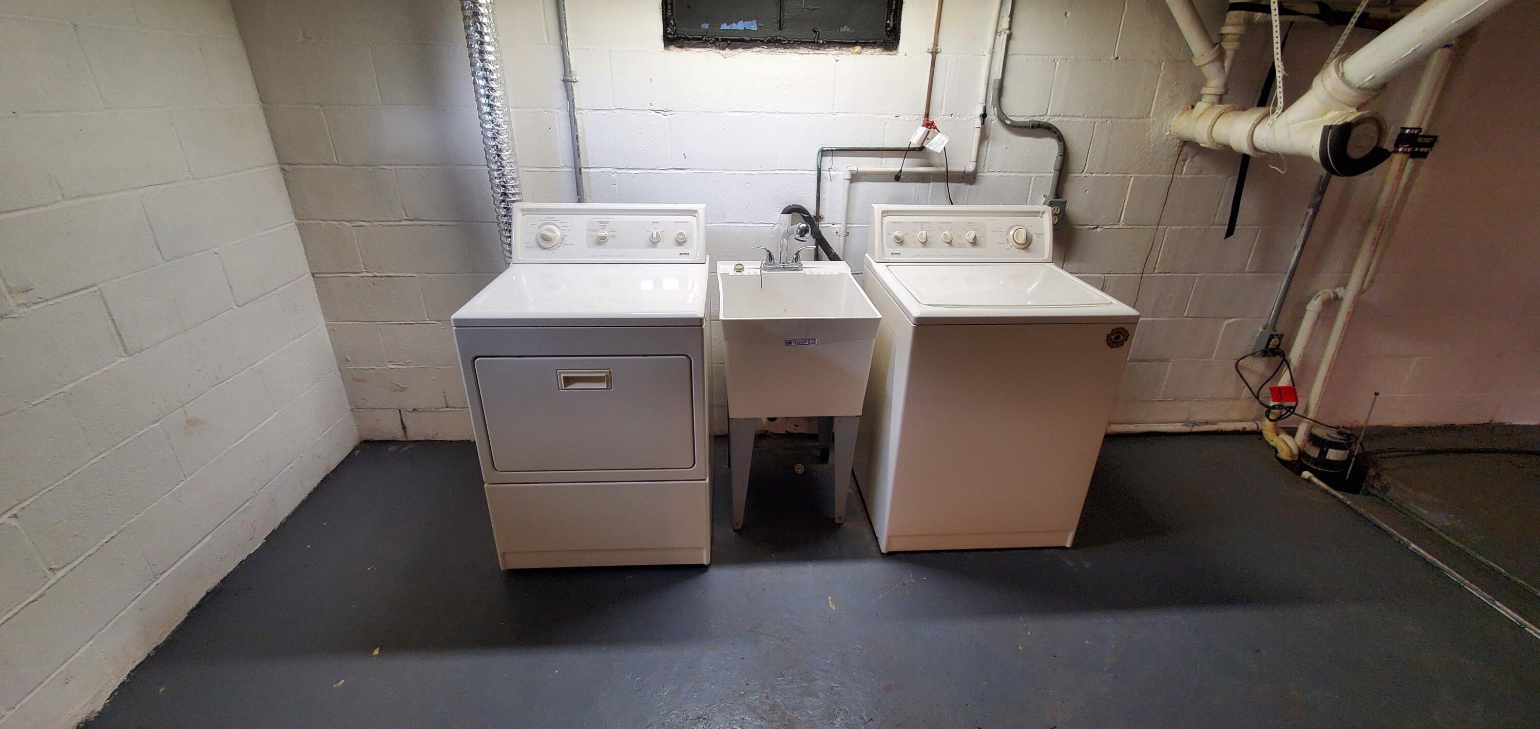 2203 Fairfield Road Portage, MI 49002 - Photo 33 of 48 Laundry