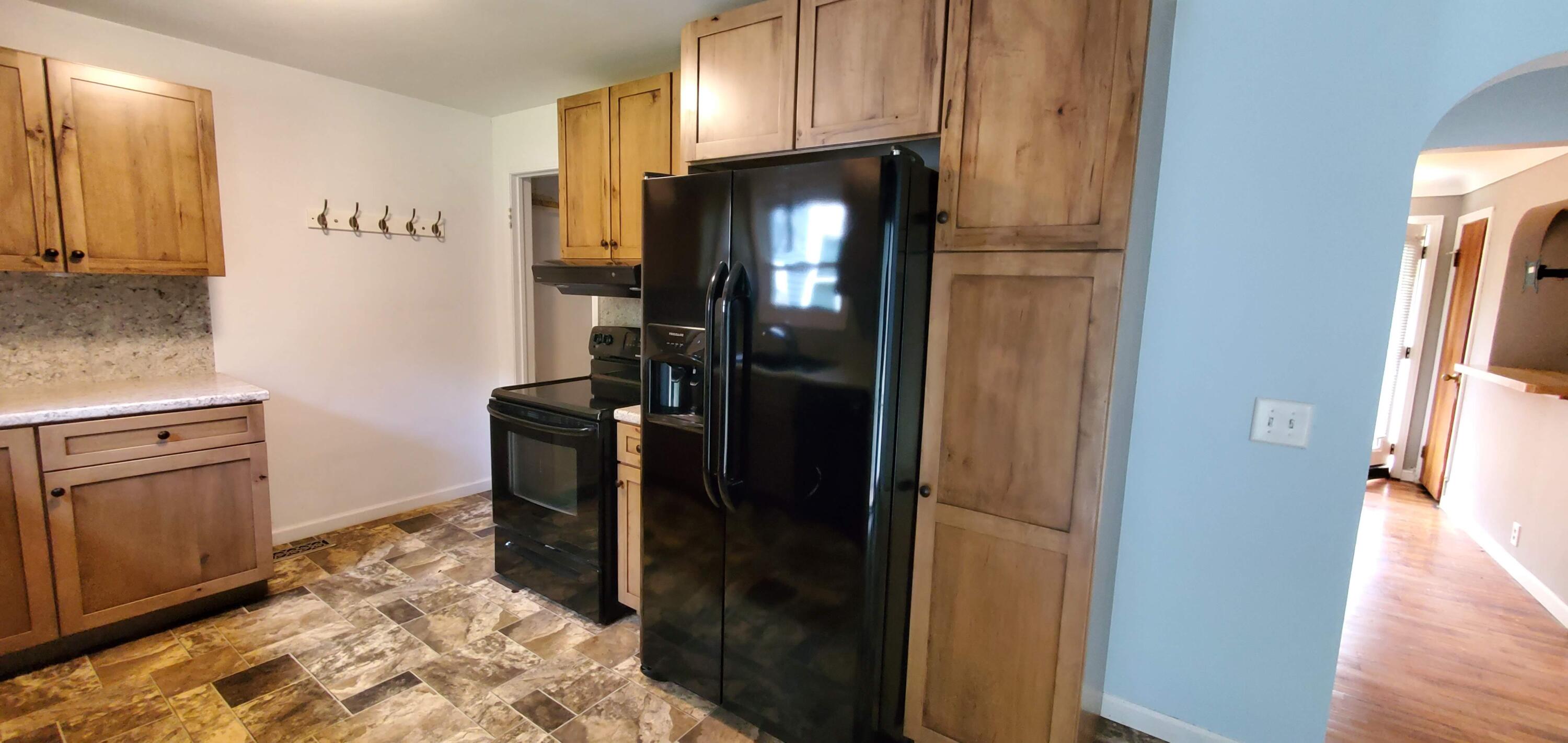 2203 Fairfield Road Portage, MI 49002 - Photo 9 of 48 20231008_153423