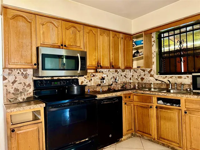 $435,000 | 51 Northwest 161st Street, Miami, FL 33169