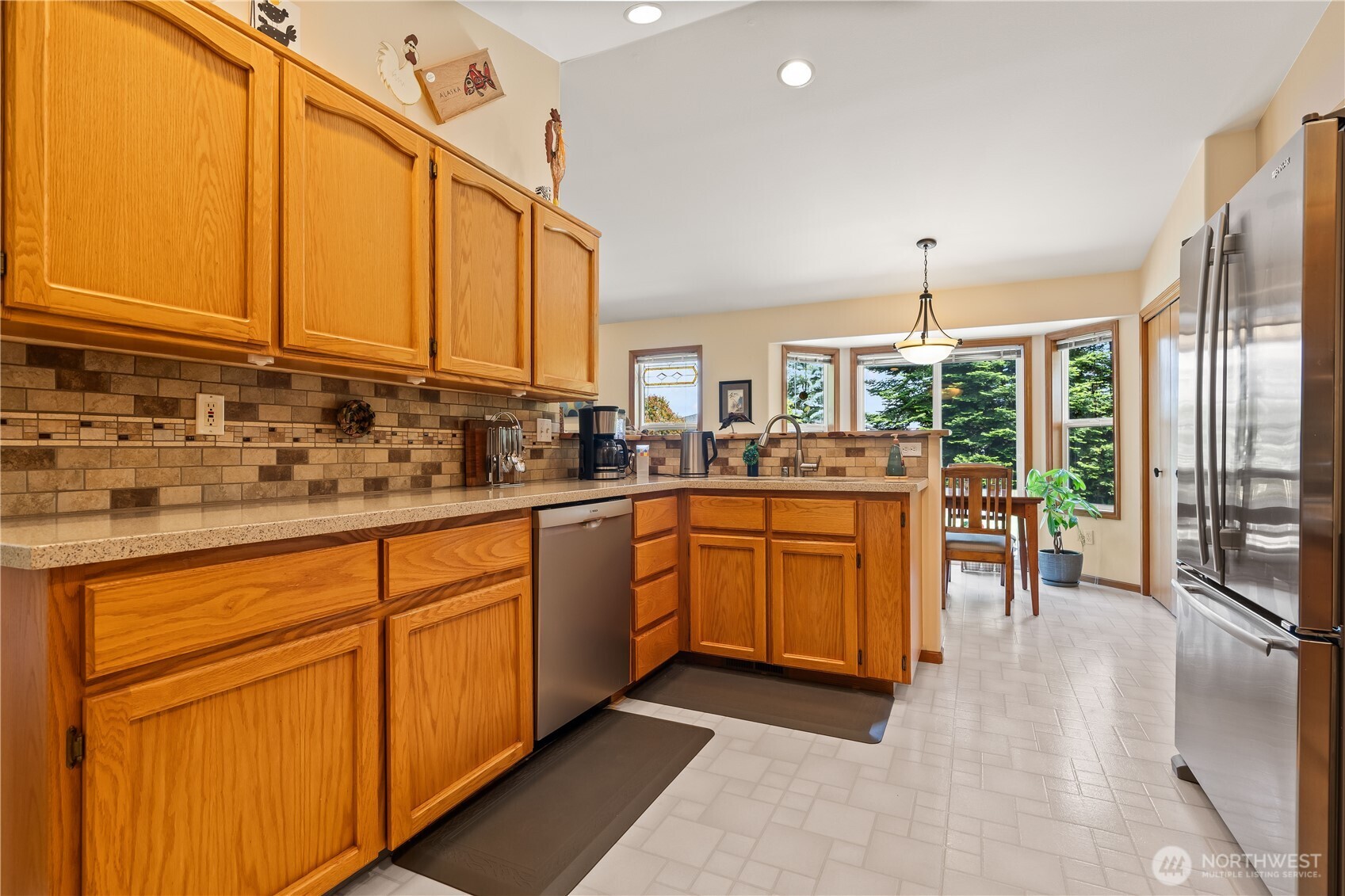 8232 Snohomish Road Blaine, WA 98230 - Photo 9 of 30