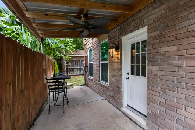 $225,000 | 6827 Hollow Hearth Drive, Houston, TX 77084