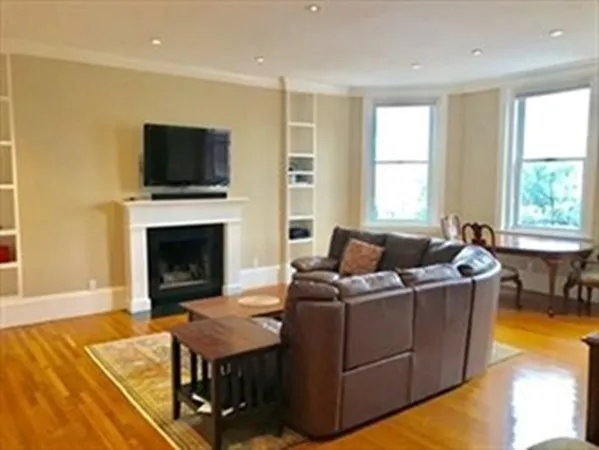 $4,000 | 286 Beacon Street, Unit 4, Boston, MA 02116