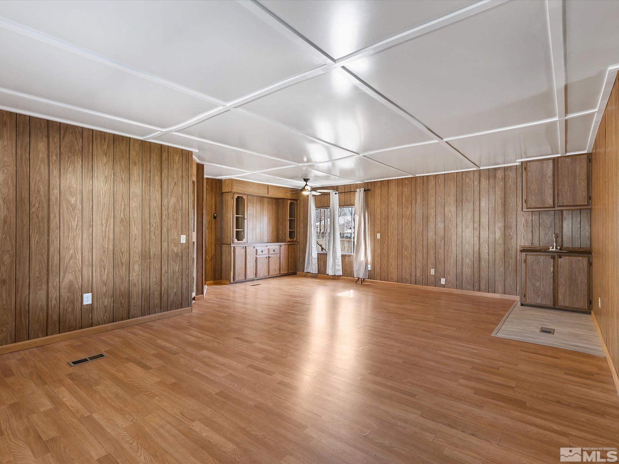 16350 Enargite Circle Reno, NV 89521 - Photo 4 of 18 Photo 4