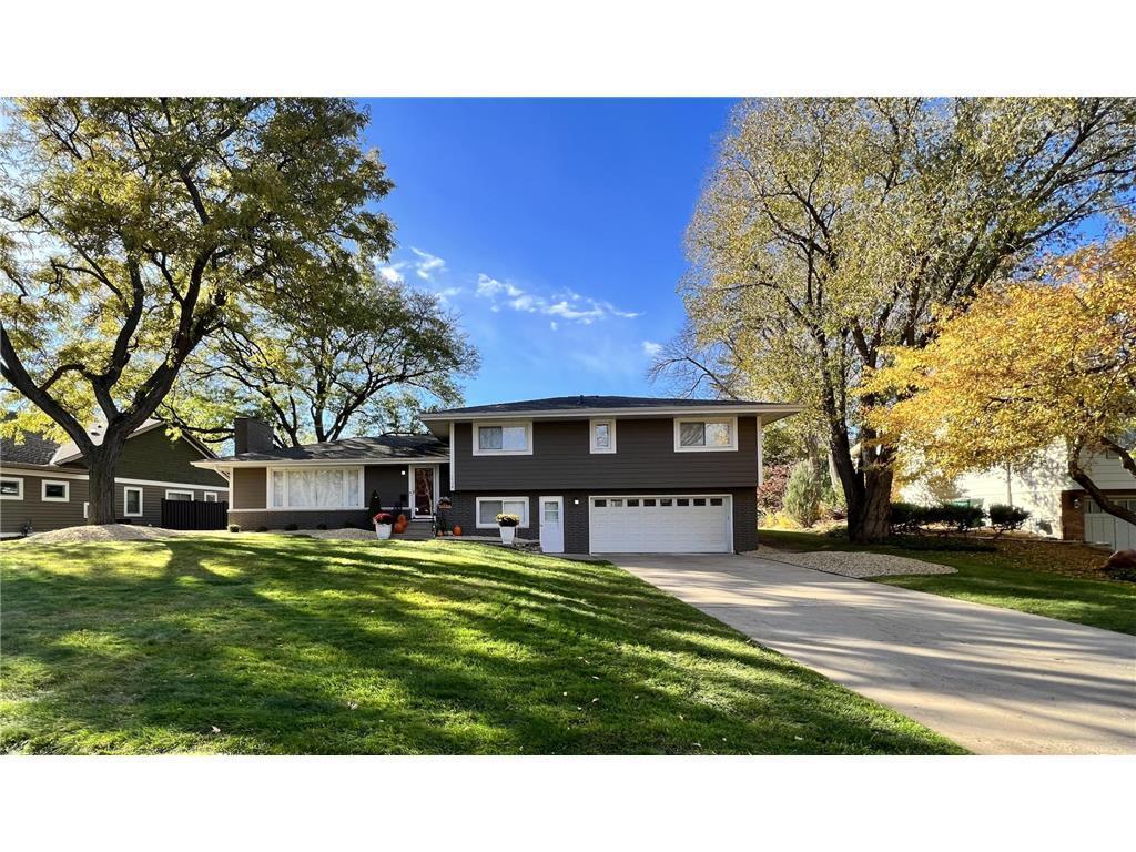 5504 McGuire Road Edina, MN 55439 - Photo 5 of 47