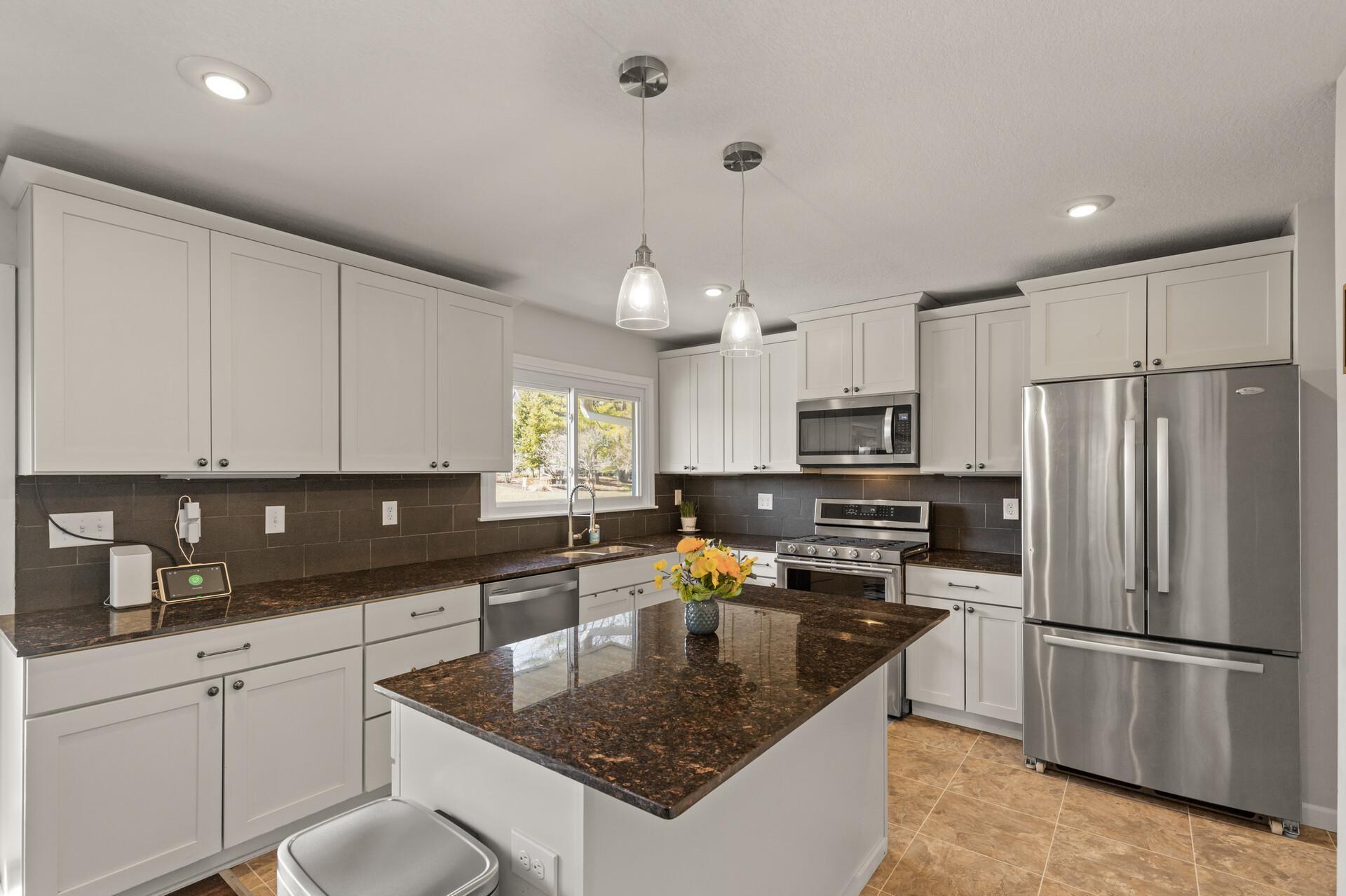 5504 McGuire Road Edina, MN 55439 - Photo 6 of 47