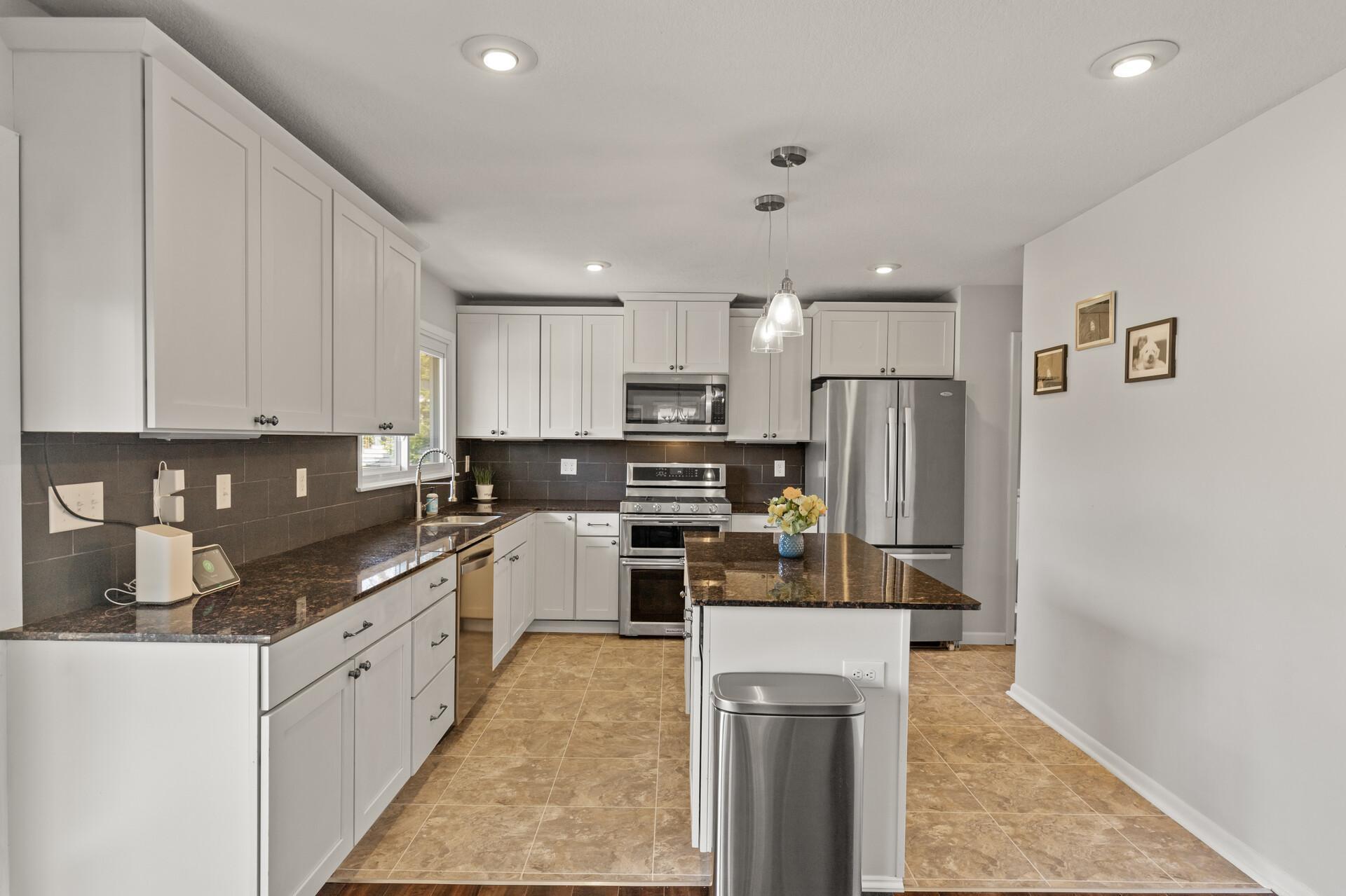 5504 McGuire Road Edina, MN 55439 - Photo 7 of 47