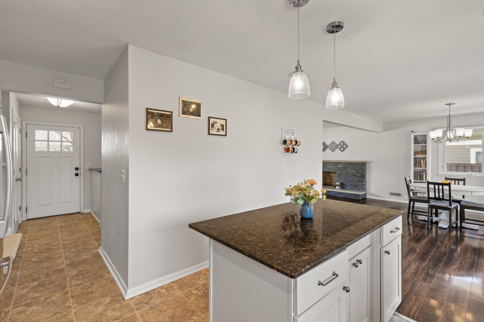 5504 McGuire Road Edina, MN 55439 - Photo 10 of 47