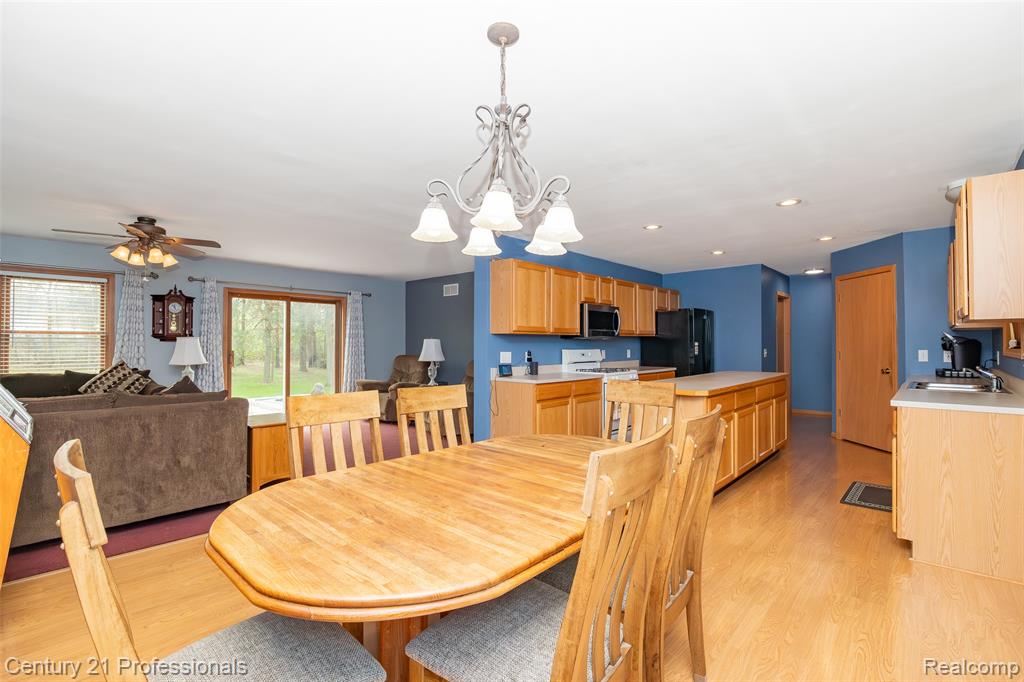 6591 Windiate Road Clarkston, MI 48346 - Photo 18 of 44