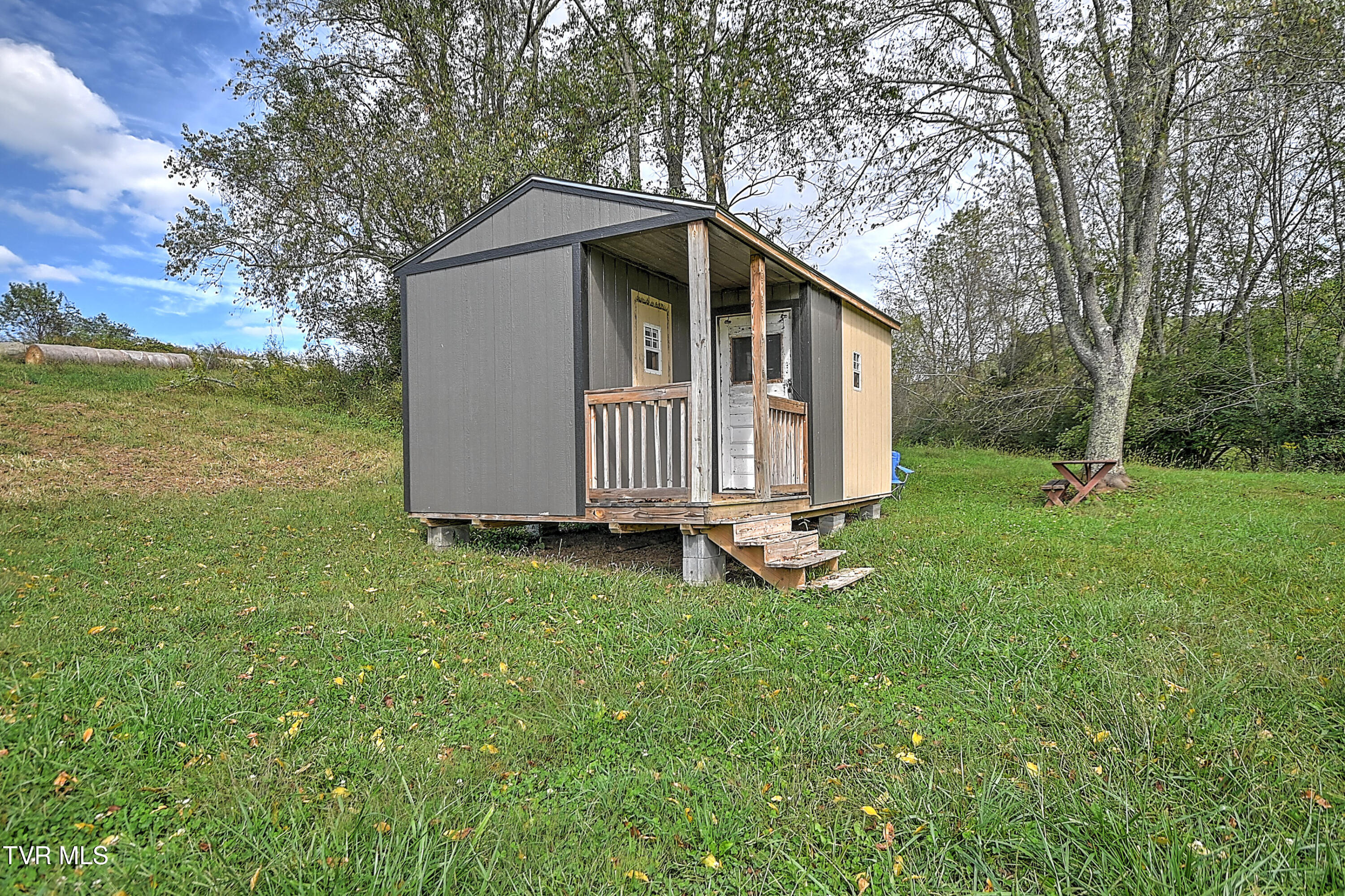 21527 Campground Road Bristol, VA 24202 - Photo 11 of 33 Campground GUnit-2