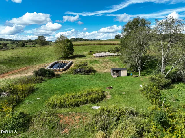 $40,000 | 21527 Campground Road, Bristol, VA 24202