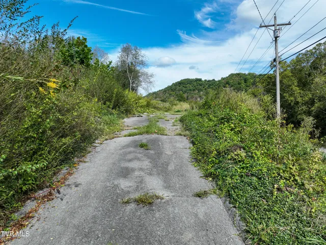 $40,000 | 21527 Campground Road, Bristol, VA 24202