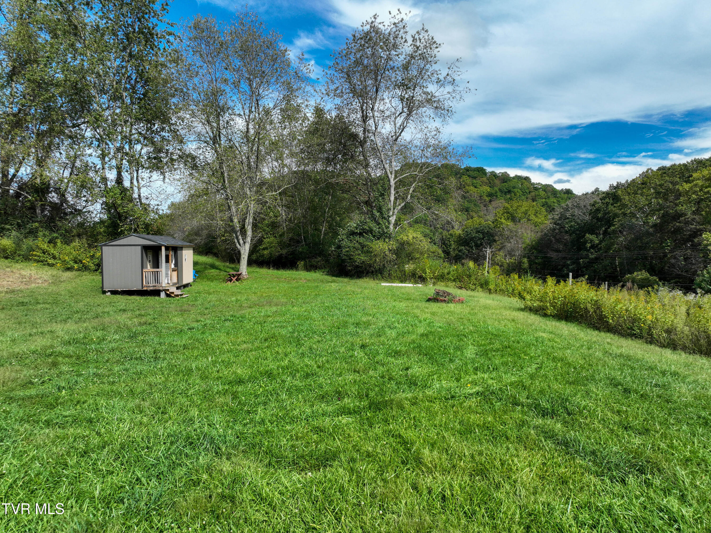 21527 Campground Road Bristol, VA 24202 - Photo 18 of 33 21527 Campground Rd Drone G UNIT-11
