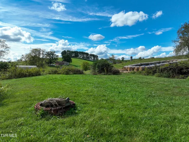 $40,000 | 21527 Campground Road, Bristol, VA 24202