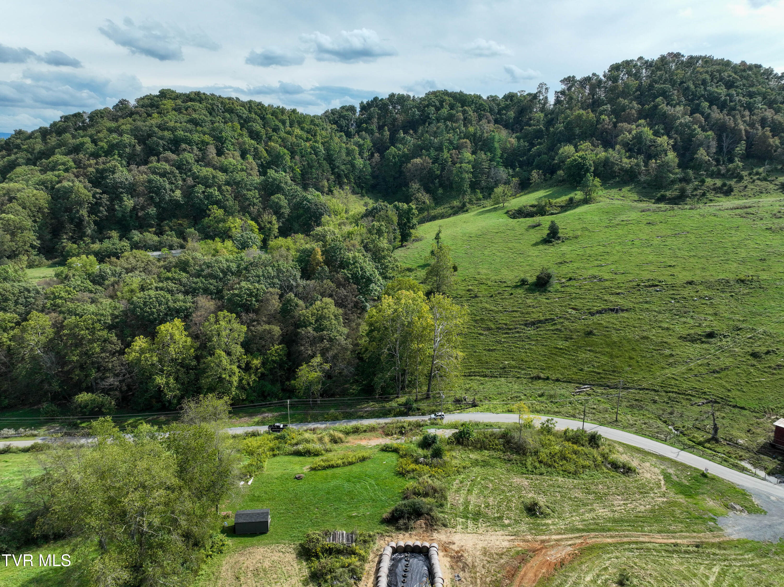 21527 Campground Road Bristol, VA 24202 - Photo 25 of 33 21527 Campground Rd Drone G UNIT-20