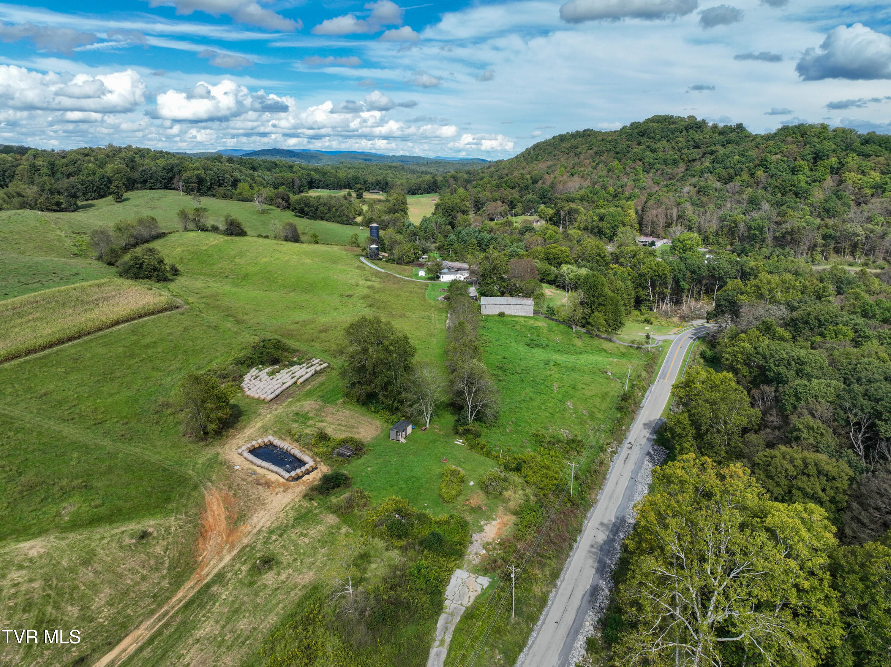 21527 Campground Road Bristol, VA 24202 - Photo 27 of 33 21527 Campground Rd Drone G UNIT-23