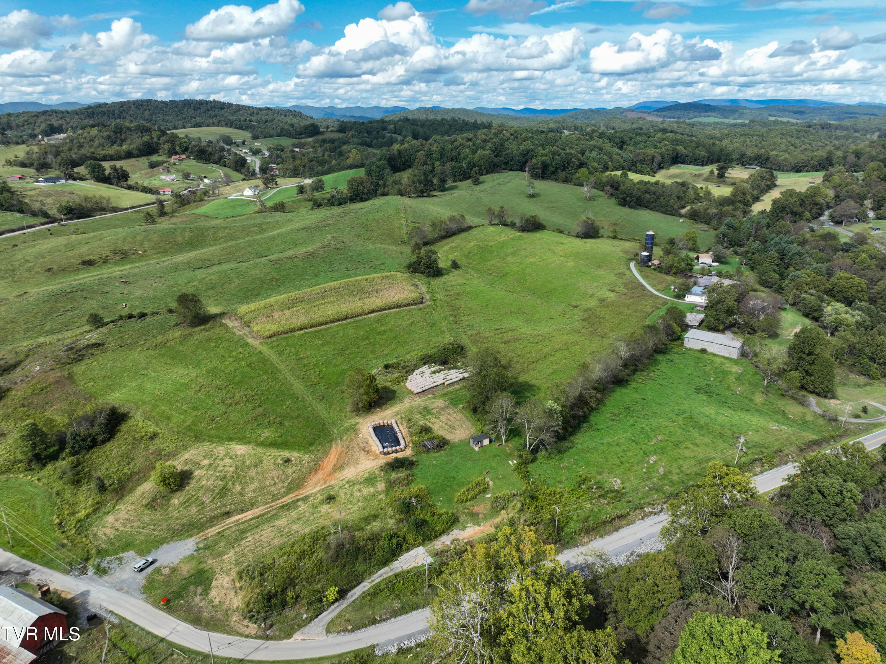 21527 Campground Road Bristol, VA 24202 - Photo 28 of 33 21527 Campground Rd Drone G UNIT-24