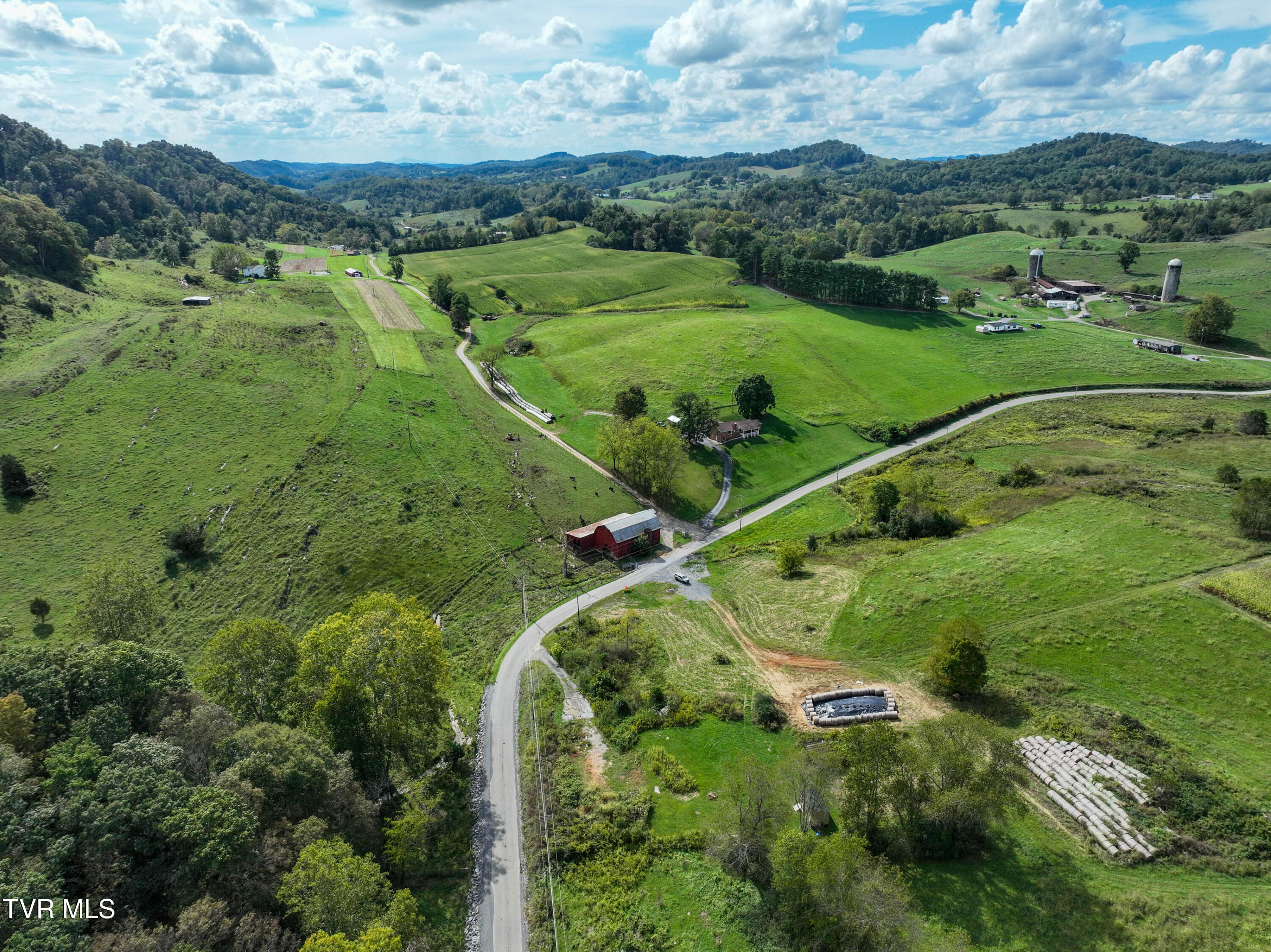 21527 Campground Road Bristol, VA 24202 - Photo 31 of 33 21527 Campground Rd Drone G UNIT-27