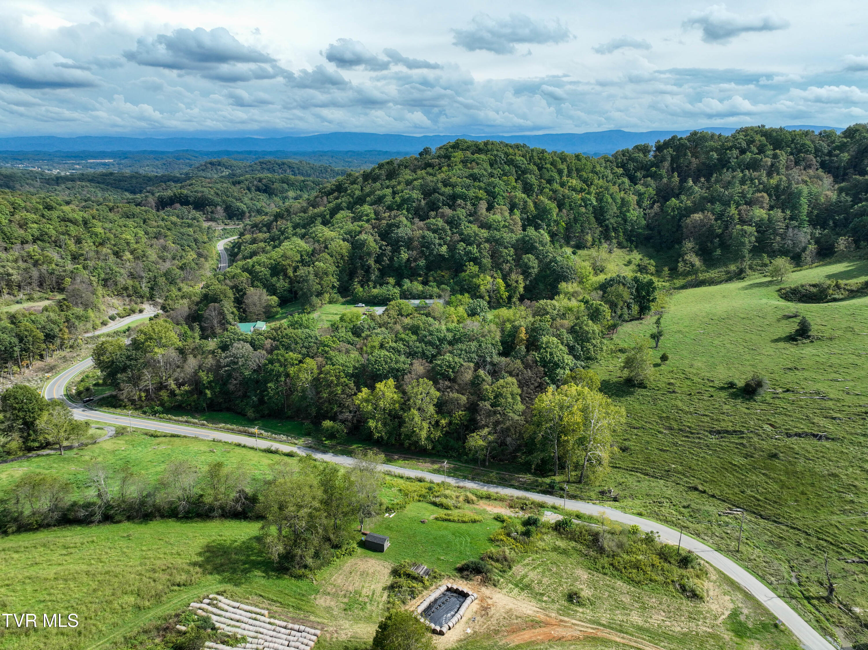 21527 Campground Road Bristol, VA 24202 - Photo 33 of 33 21527 Campground Rd Drone G UNIT-31