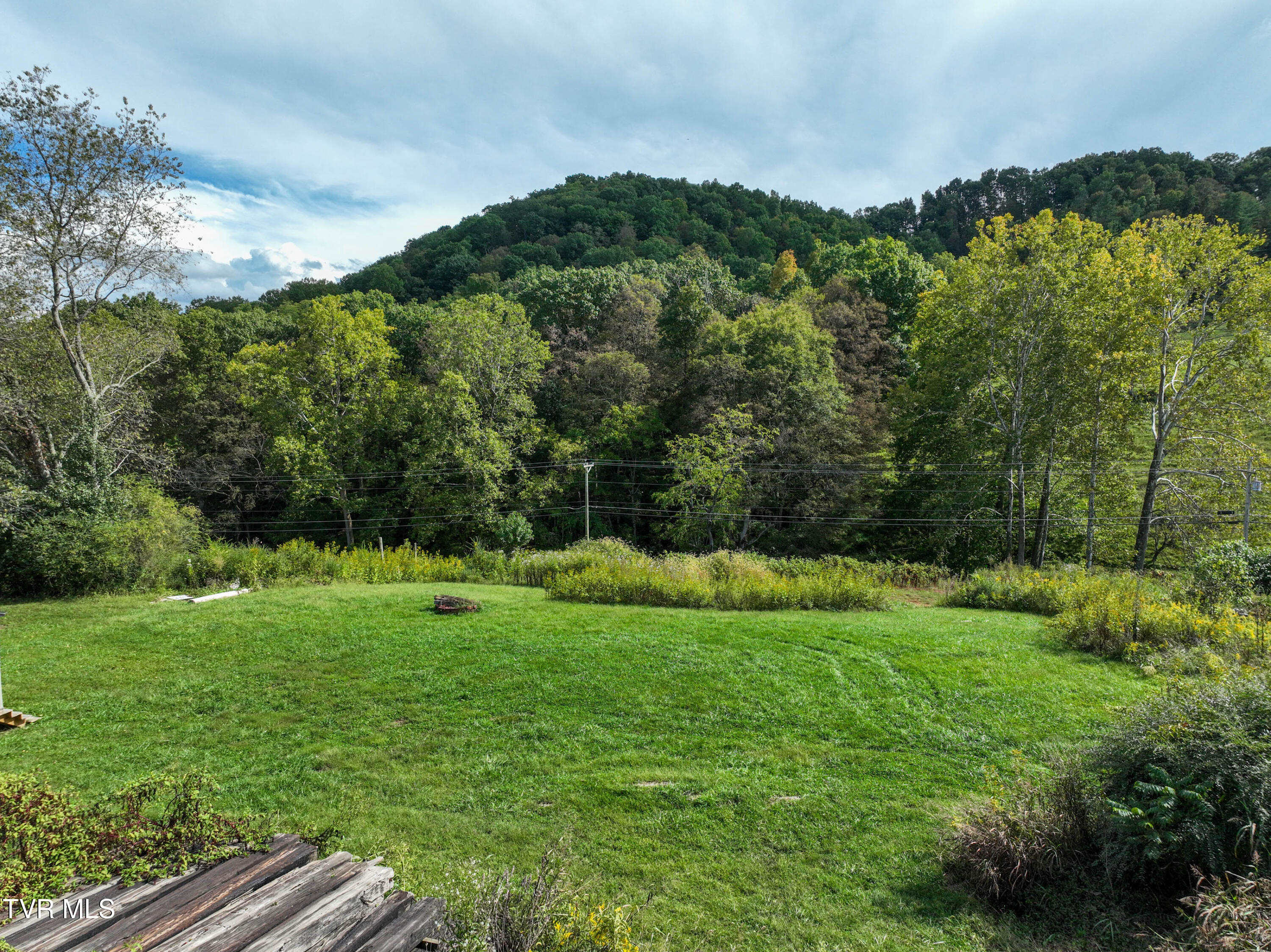 21527 Campground Road Bristol, VA 24202 - Photo 5 of 33 21527 Campground Rd Drone G UNIT-2