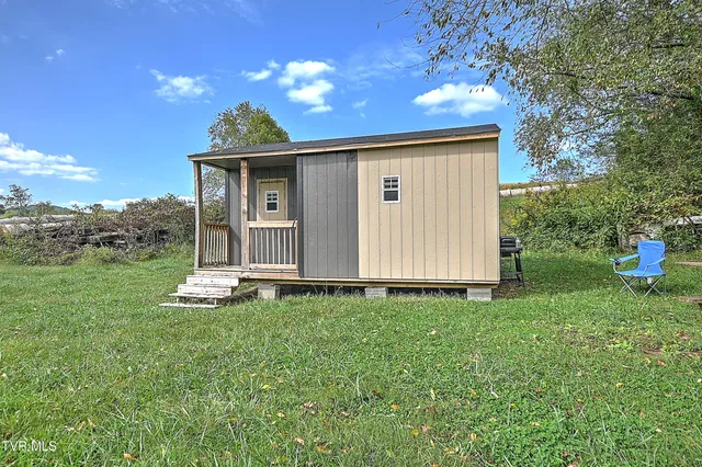 $40,000 | 21527 Campground Road, Bristol, VA 24202