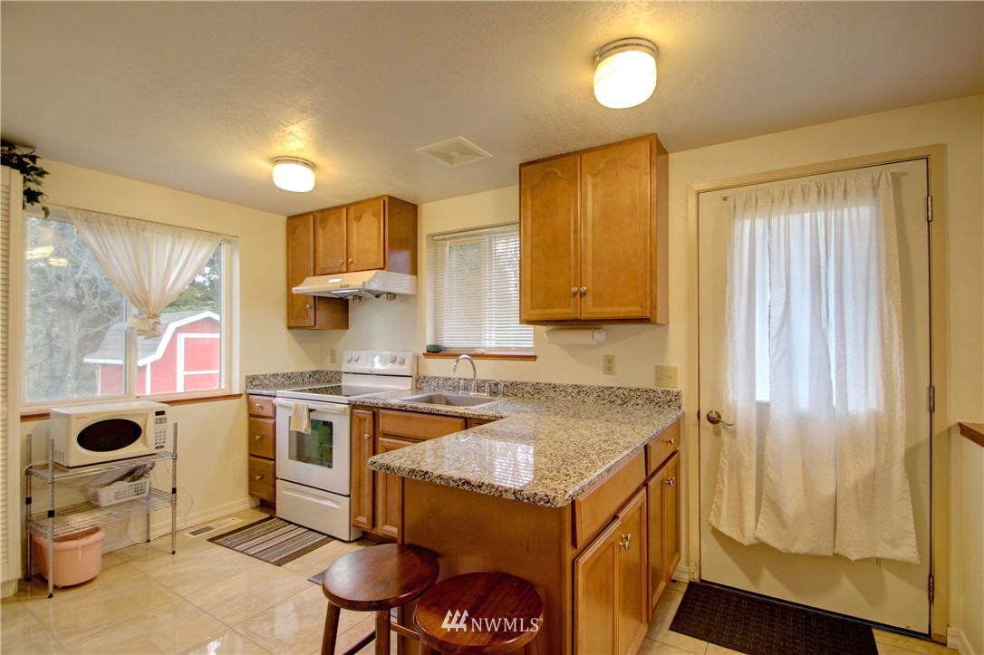 8255 Chilliwack Road Blaine, WA 98230 - Photo 5 of 24 Gallery Image 5