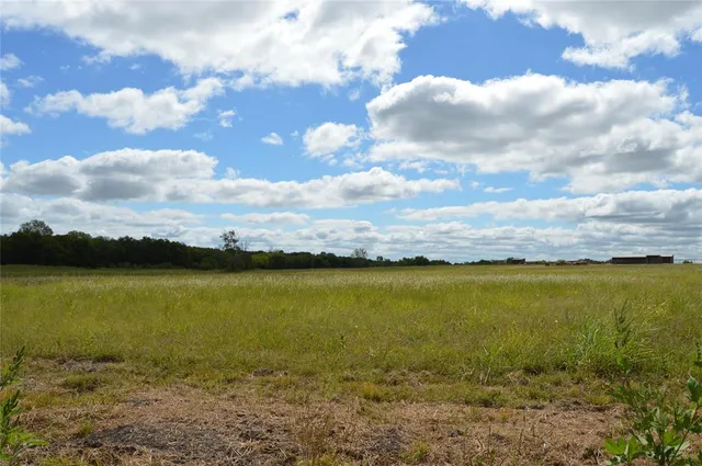 $799,995 | 2055 County Road 2185, Klondike, TX 75448