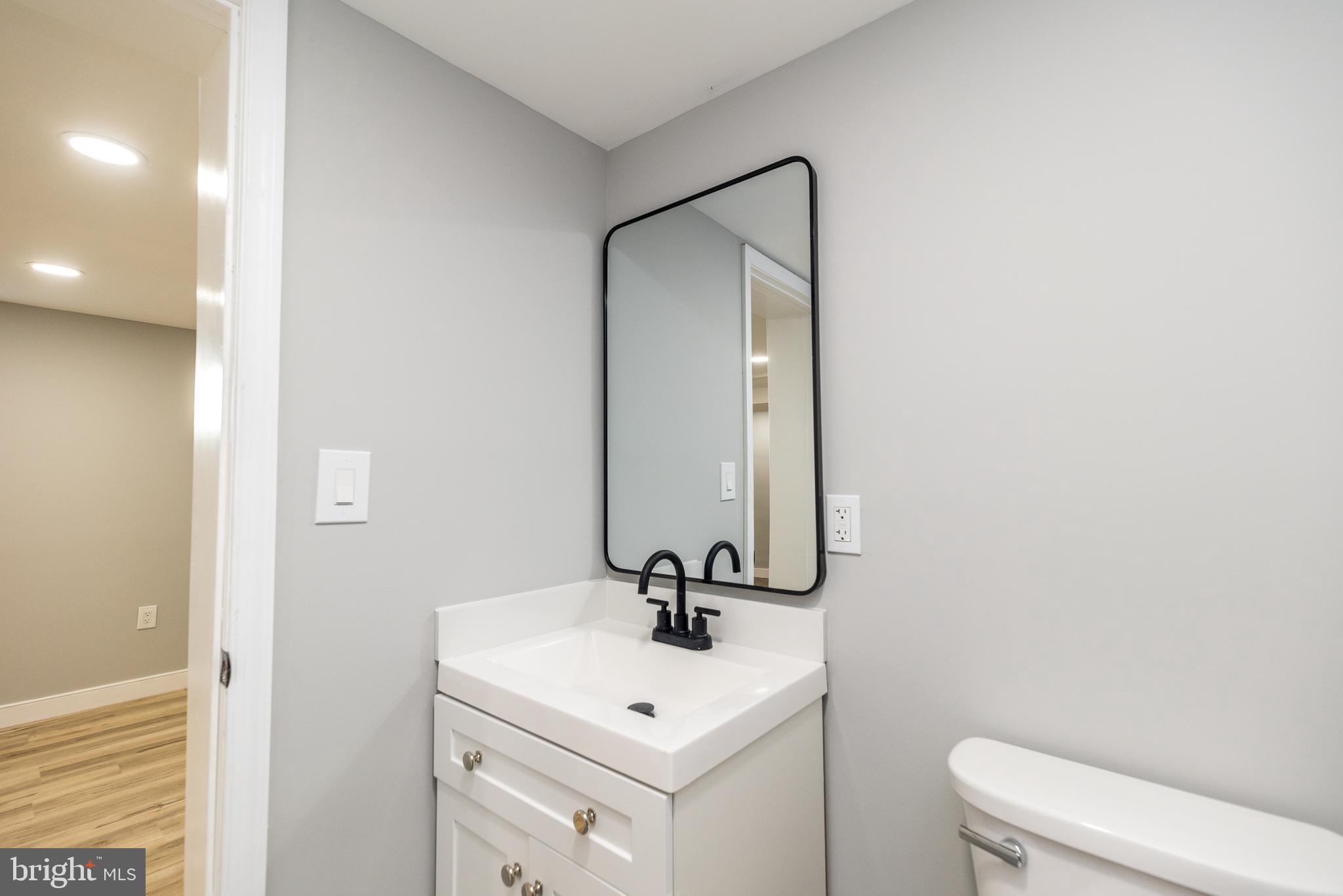 215 Ridge Street Lansdale, PA 19446 - Photo 18 of 28 Powder roon