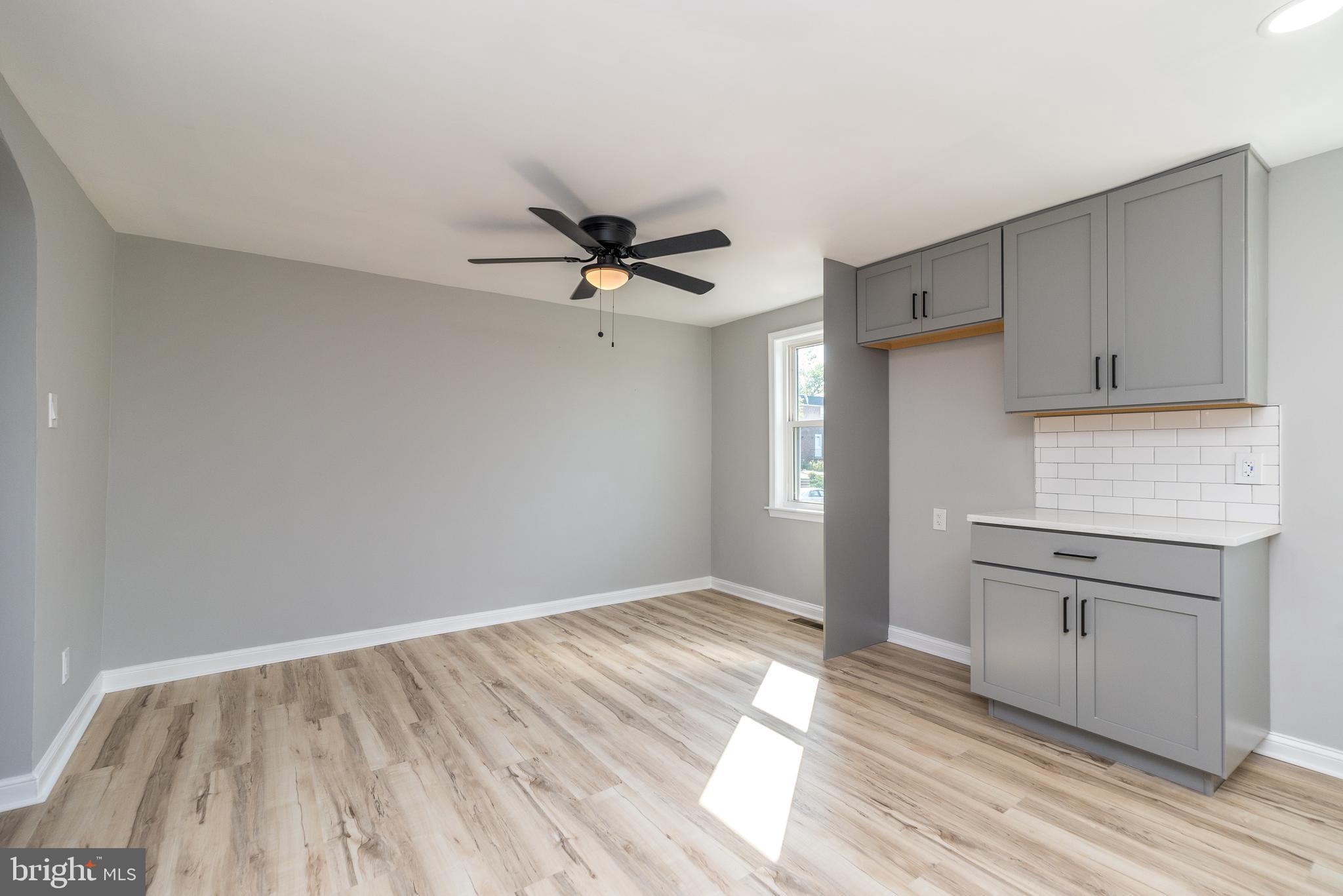 215 Ridge Street Lansdale, PA 19446 - Photo 5 of 28 Breakfast room