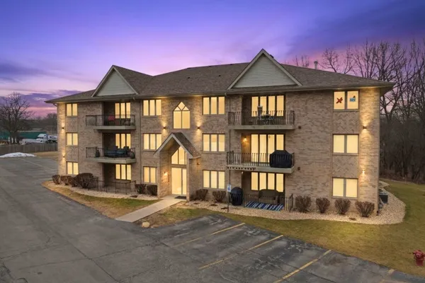 $209,900 | 5140 Shadow Creek Drive, Unit 5, Oak Forest, IL 60452