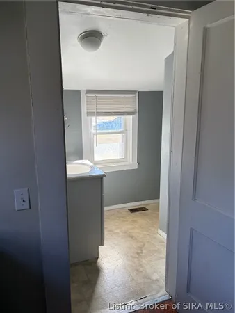 $89,999 | 2621 South Alexander Street, Lexington, IN 47138