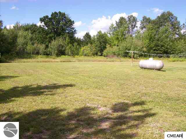 5900 West Miller Road Shepherd, MI 48883 - Photo 7 of 9 1766882-6.JPG