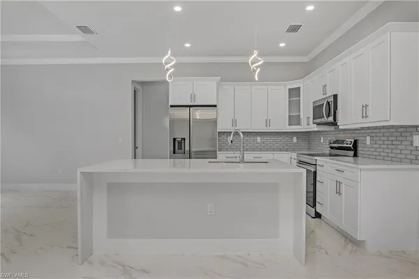 $3,900 | 791 14th Street Northeast, Naples, FL 34120