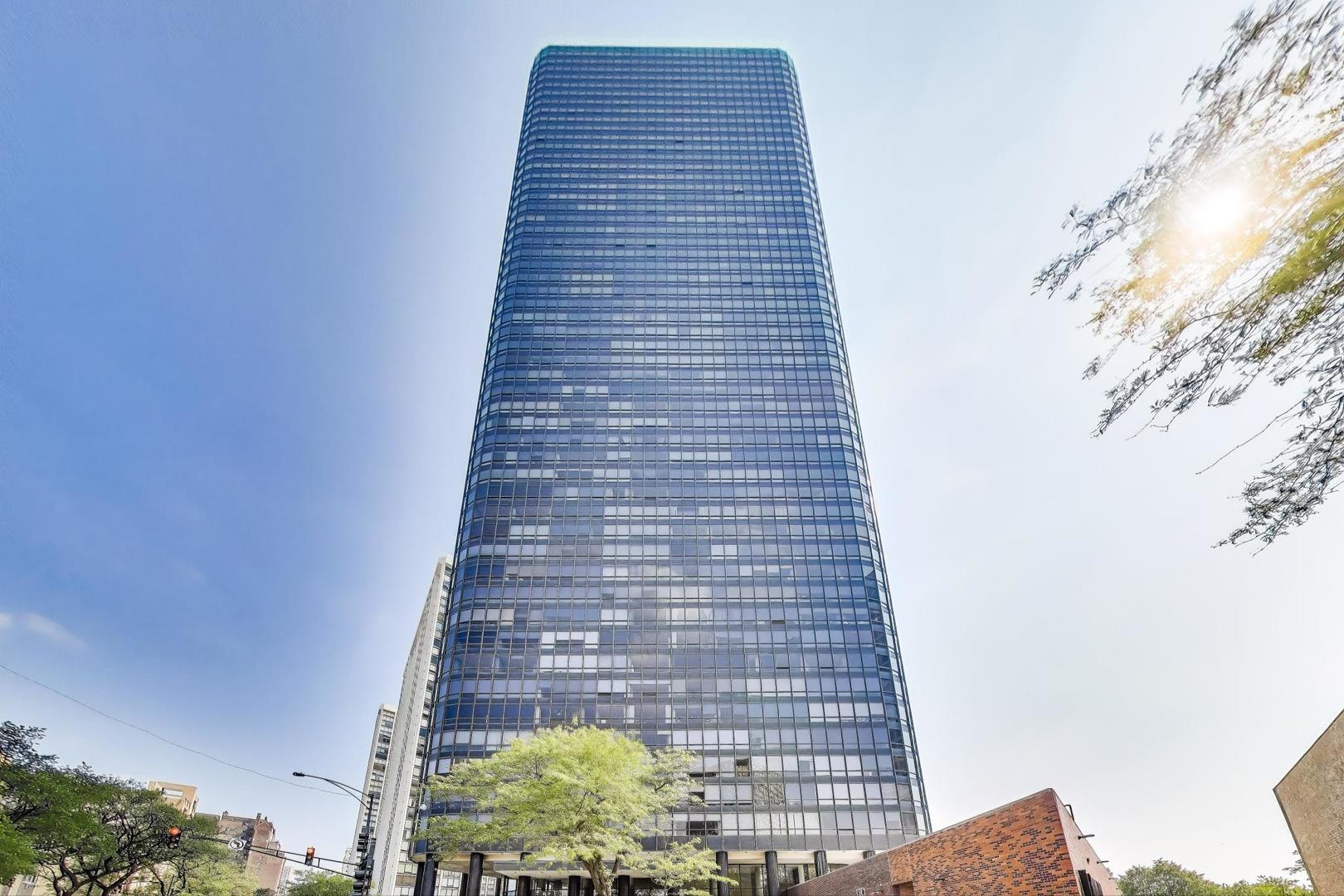 5415 North Sheridan Road, Unit 1401 Chicago, IL 60640 - Photo 3 of 46 a view of a building
