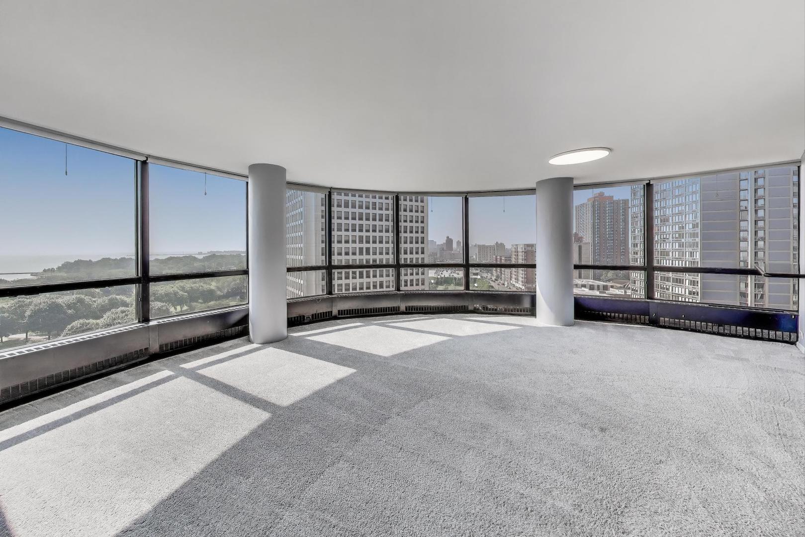 5415 North Sheridan Road, Unit 1401 Chicago, IL 60640 - Photo 9 of 46 a view of a garage
