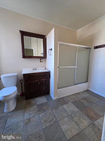 $1,800 | 537 Windsor Street, Reading, PA 19601