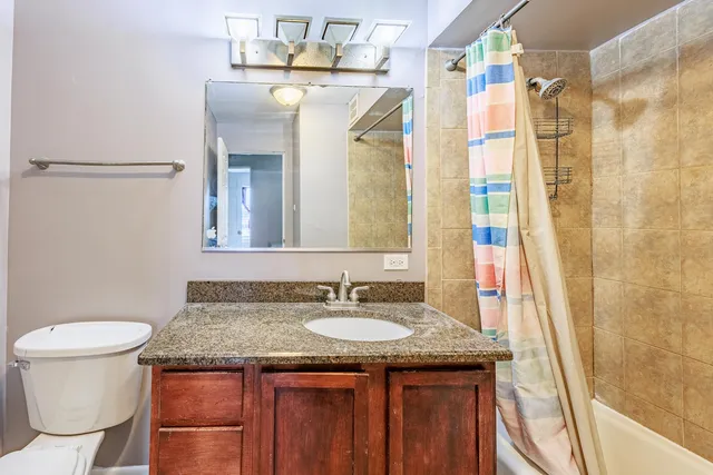 $149,999 | 9516 Kildare Avenue, Unit 2N, Oak Lawn, IL 60453