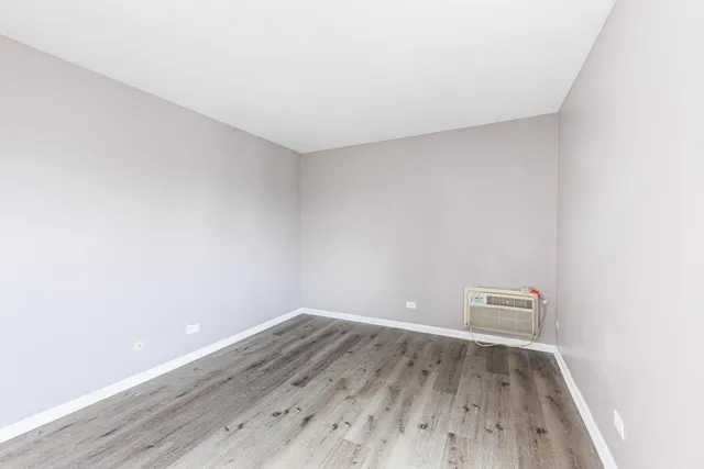 $149,999 | 9516 Kildare Avenue, Unit 2N, Oak Lawn, IL 60453