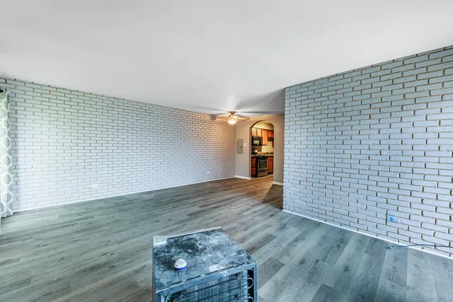 $149,999 | 9516 Kildare Avenue, Unit 2N, Oak Lawn, IL 60453