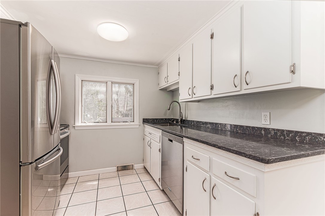 243 South Woody Hill Road Westerly, RI 02891 - Photo 16 of 48