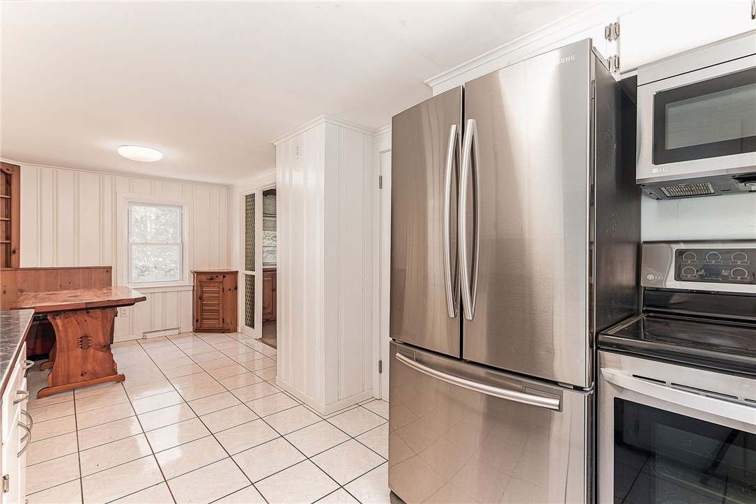 243 South Woody Hill Road Westerly, RI 02891 - Photo 18 of 48