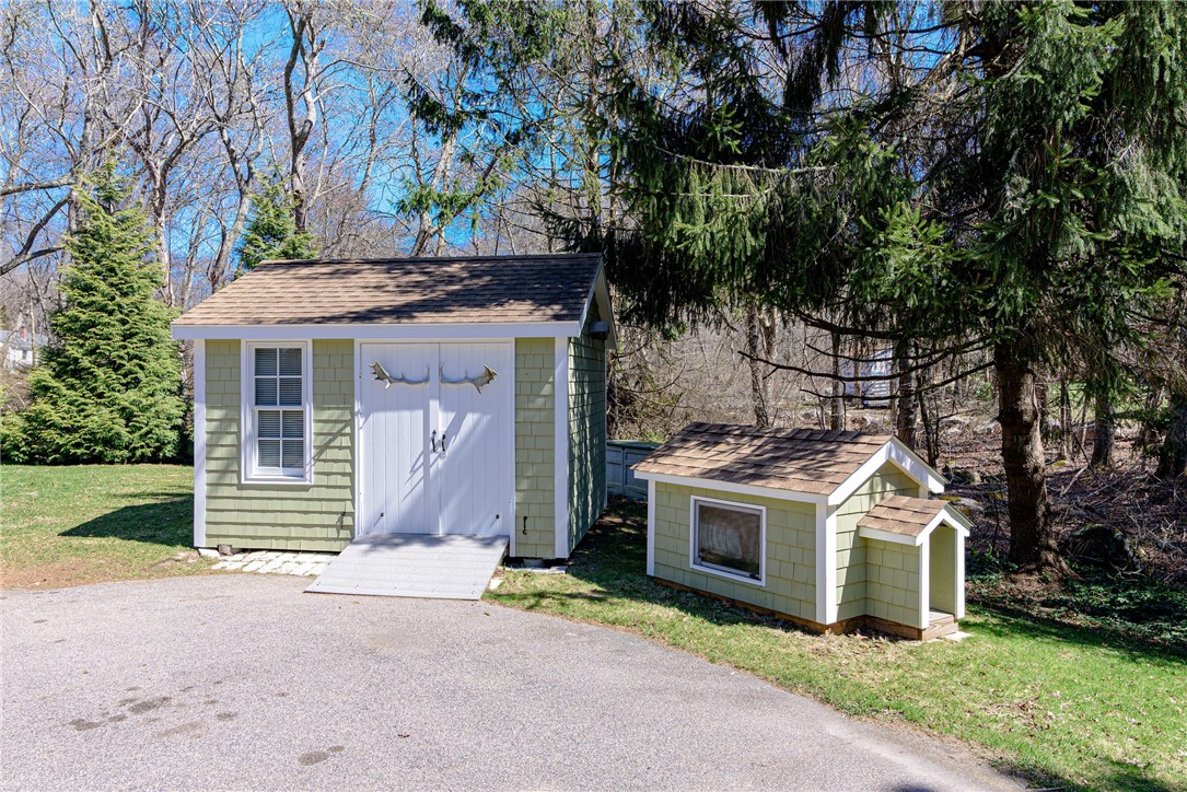 243 South Woody Hill Road Westerly, RI 02891 - Photo 6 of 48