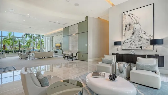 $2,900,000 | 1155 North Gulfstream Avenue, Unit 1704, Sarasota, FL 34236