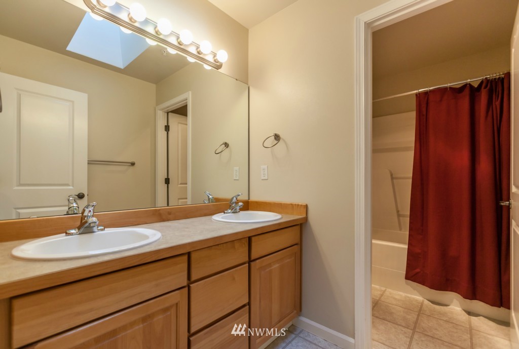 415 210 Street Southeast Bothell, WA 98021 - Photo 14 of 19