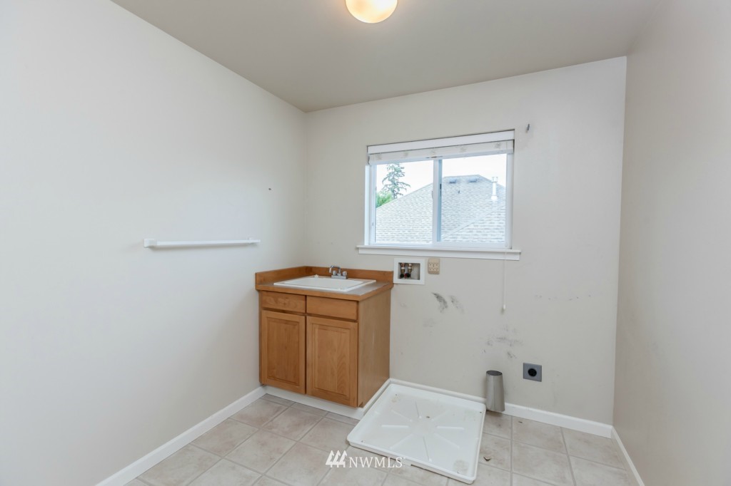 415 210 Street Southeast Bothell, WA 98021 - Photo 15 of 19