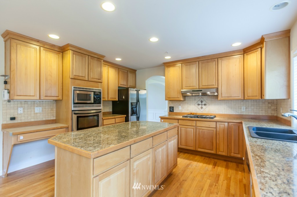 415 210 Street Southeast Bothell, WA 98021 - Photo 6 of 19