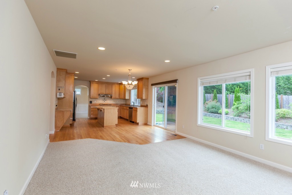 415 210 Street Southeast Bothell, WA 98021 - Photo 7 of 19