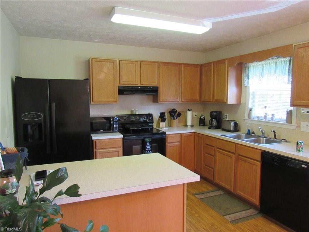 1115 Laurel Crest Road King, NC 27021 - Photo 4 of 24 Gallery Image 4
